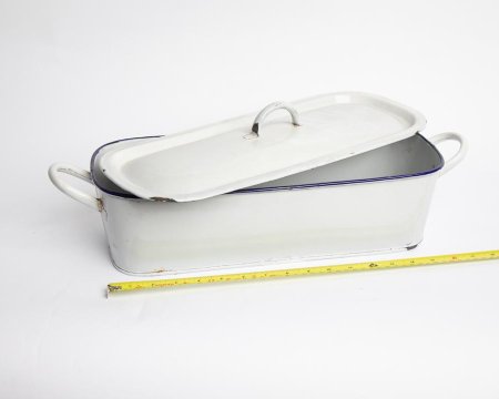 Dish for Sterilising Instruments with Lid in Enamel 